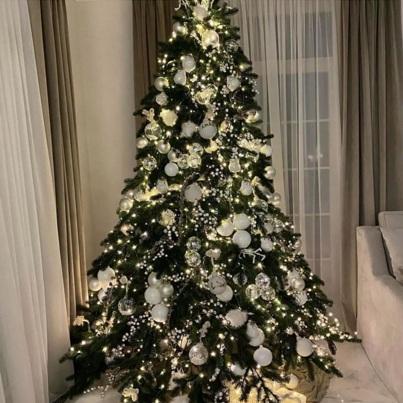 Дизайнерская Елка с Белым Декором Christmas Tree White Balls Серебряный Белый в Краснодаре | Loft Concept 