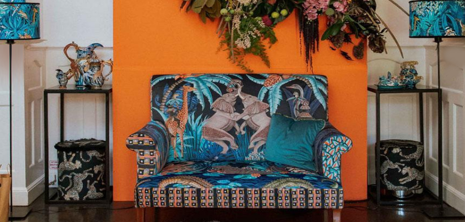 Диван Ardmore Design Sabie Sofa in Tanzanite Синий Тропический Орнамент - фото №3