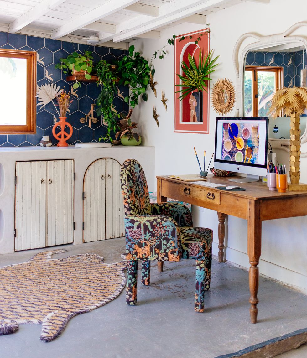 justina-blakeney-home-office-1-1596749143.jpg