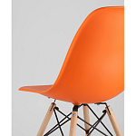 Пластиковый стул на ножках из массива бука Eames Orange варинант исполнения - 3 | Loft Concept в Краснодаре