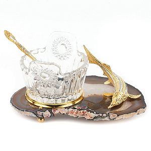 Икорница с ложкой с декором "Кадушка" с гравировкой на подставке из натурального камня Агат Decorative Cavair Dishes