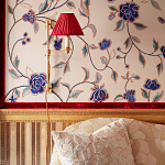 Обои с вышивкой ручной работы Flora Catherine colourway on Liso Pearl wool sateen варинант исполнения - 3 | Loft Concept в Краснодаре