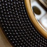 Зеркало в черной фактурной раме с золотым кантом Summon the Light варинант исполнения - 2 | Loft Concept в Краснодаре