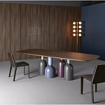 Обеденный стол деревянный с разноцветными фигурными ножками Cop варинант исполнения - 2 | Loft Concept в Краснодаре