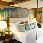 Обои ручная роспись Bamboo River Blossom Original colourway on Deep Rich Gold gilded paper with pearlescent antiquing варинант исполнения - 4 | Loft Concept в Краснодаре