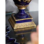 Подсвечник из темно-синего фарфора с бронзовыми элементами и цветами Eden Garden варинант исполнения - 6 | Loft Concept в Краснодаре