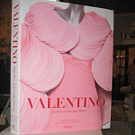 Подарочная Книга Valentino: Themes and Variations варинант исполнения - 3 | Loft Concept в Краснодаре