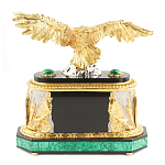 Часы настольные из натурального камня Малахит с декором в виде орла в подарочной коробке Eagle Stone Clock варинант исполнения - 4 | Loft Concept в Краснодаре