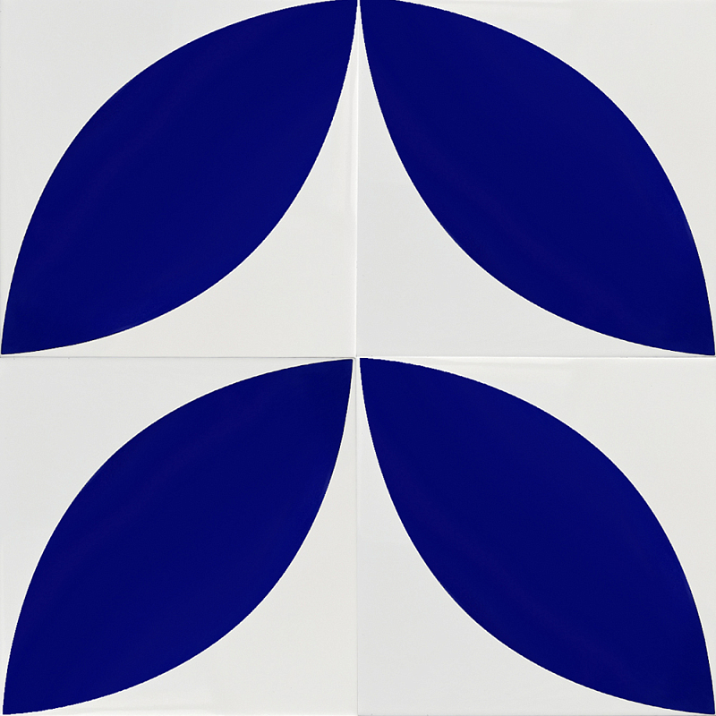 Дизайнерская плитка с узором Лепесток Синий Черный Фиолетовый в Краснодаре | Loft Concept 