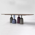 Обеденный стол деревянный с разноцветными фигурными ножками Cop варинант исполнения - 1 | Loft Concept в Краснодаре