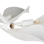 Потолочный светильник с плафонами в виде белых лепестков Delicate Flower варинант исполнения - 1 | Loft Concept в Краснодаре