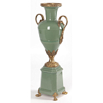 Ваза зеленого цвета из фарфора на высокой подставке с бронзовыми ручками Eden Garden porcelain and bronze варинант исполнения - 2 | Loft Concept в Краснодаре