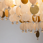 Люстра подвесная с белыми и золотыми круглыми подвесками Диаметр 70 см SHELL Chandelier варинант исполнения - 3 | Loft Concept в Краснодаре