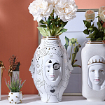 Ваза с декоративными лицами и графическими элементами в виде сердец и символов Faces of Imagination варинант исполнения - 5 | Loft Concept в Краснодаре