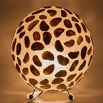 Настольная лампа из перламутра на металлическом каркасе Indonesian Circle варинант исполнения - 4 | Loft Concept в Краснодаре