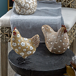 Статуэтка курица с резными белыми цветами на бежевой фактурной поверхности Rustic Chicken варинант исполнения - 4 | Loft Concept в Краснодаре