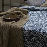 Постельное белье темно-синего цвета с рисунком Blossom Essence Sophie варинант исполнения - 7 | Loft Concept в Краснодаре