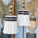 Подвесной светильник с подвесом из деревянных бусин и абажуром из кисточек Аmbiance варинант исполнения - 2 | Loft Concept в Краснодаре