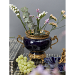 Ваза темно-синяя фарфоровая на бронзовой подставке с ажурным ободком и изогнутыми ручками Eden Garden варинант исполнения - 4 | Loft Concept в Краснодаре