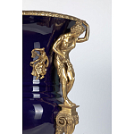 Ваза темно-синего цвета из фарфора с бронзовыми ручками в виде фигур Eden Garden porcelain and bronze варинант исполнения - 5 | Loft Concept в Краснодаре