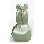 Ваза зеленого цвета из фарфора с бронзовыми ручками в виде драконов и рельефным цветочным декором Eden Garden porcelain and bronze варинант исполнения - 3 | Loft Concept в Краснодаре