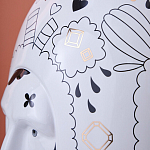 Ваза с декоративными лицами и графическими элементами в виде сердец и символов Faces of Imagination варинант исполнения - 9 | Loft Concept в Краснодаре