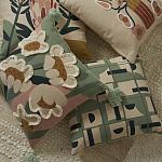 Подушка декоративная зеленого цвета с геометрическим рисунком Divine Abstractions варинант исполнения - 8 | Loft Concept в Краснодаре