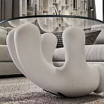 Дизайнерский журнальный стол с круглой прозрачной столешницей на белом фигурном основании Luqak варинант исполнения - 4 | Loft Concept в Краснодаре