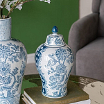 Ваза с крышкой и голубым цветочным рисунком на белом фоне Blue & White Ornament варинант исполнения - 4 | Loft Concept в Краснодаре