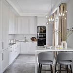 Подвесной светильник со стеклянными плафоном в виде шара и золотыми деталями & Coombes варинант исполнения - 4 | Loft Concept в Краснодаре