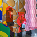 Настольное дизайнерское зеркало Poltronova Vanitas Rosso Franci Mirror and Photo Holder варинант исполнения - 7 | Loft Concept в Краснодаре