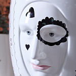 Ваза с декоративными лицами и графическими элементами в виде сердец и символов Faces of Imagination варинант исполнения - 6 | Loft Concept в Краснодаре