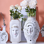 Ваза с декоративными лицами и графическими элементами в виде сердец и символов Faces of Imagination варинант исполнения - 2 | Loft Concept в Краснодаре
