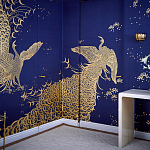 Обои ручная роспись в стиле Арт-деко Whistler Peacocks Colourway SC-100 on Empire Blue dyed silk варинант исполнения - 2 | Loft Concept в Краснодаре