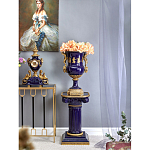 Ваза темно-синего цвета из фарфора с бронзовыми ручками в виде фигур Eden Garden porcelain and bronze варинант исполнения - 9 | Loft Concept в Краснодаре