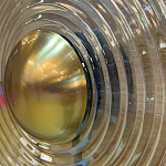 Бра с круглым рифленым плафоном янтарного цвета Savio Glass Disc Light варинант исполнения - 1 | Loft Concept в Краснодаре