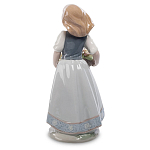 Статуэтка фарфоровая Девочка с корзиной цветов Charming Statuette варинант исполнения - 1 | Loft Concept в Краснодаре
