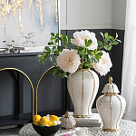 Ваза белая с крышкой и золотистыми вертикальными полосками Chinoiserie Ceramics варинант исполнения - 2 | Loft Concept в Краснодаре