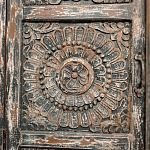 Индийский шкаф с орнаментом резьба из дерева Indian Antique Furniture  варинант исполнения - 1 | Loft Concept в Краснодаре