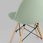 Пластиковый стул на ножках из массива бука Eames Mint варинант исполнения - 6 | Loft Concept в Краснодаре