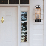 Настенный фонарь цилиндрической формы с рифленым стеклом в золотом каркасе на черном прямоугольном основании Eurofase варинант исполнения - 7 | Loft Concept в Краснодаре