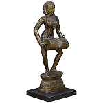 Декоративная статуэтка из латуни Dancing Woman with Mridangam варинант исполнения - 2 | Loft Concept в Краснодаре