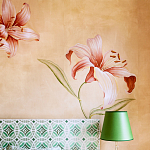 Обои ручная роспись Lilium Special Colourway on yellow painted silk варинант исполнения - 2 | Loft Concept в Краснодаре