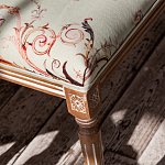 Банкетка из массива бука светло-зеленая с растительным орнаментом Raffael Angel Floral Banquette варинант исполнения - 2 | Loft Concept в Краснодаре