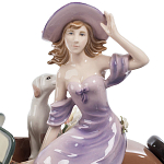 Статуэтка фарфоровая Девушка с автомобилем Charming Statuette варинант исполнения - 1 | Loft Concept в Краснодаре