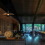 Подвесной светильник с золотым металлическим плафоном округлой формы и декоративным элементом из чёрного мрамора Midnight Grace  варинант исполнения - 3 | Loft Concept в Краснодаре