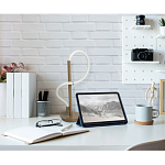 Настольная лампа белым изогнутым плафоном на круглой подставке Luke Lampco Tracer Lamp варинант исполнения - 5 | Loft Concept в Краснодаре