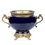 Ваза темно-синяя фарфоровая на бронзовой подставке с ажурным ободком и изогнутыми ручками Eden Garden варинант исполнения - 1 | Loft Concept в Краснодаре