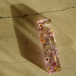 Подставка для телефона из эпоксидной смолы с цветами розовая Epoxy Flowers Phone Stand Pink варинант исполнения - 7 | Loft Concept в Краснодаре